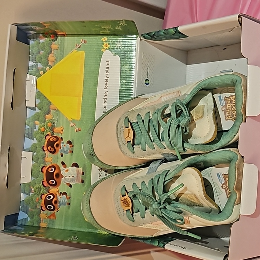 💯Auth PUMA x Animal Crossing™: New Horizons Future Rider Junior Size 5 S